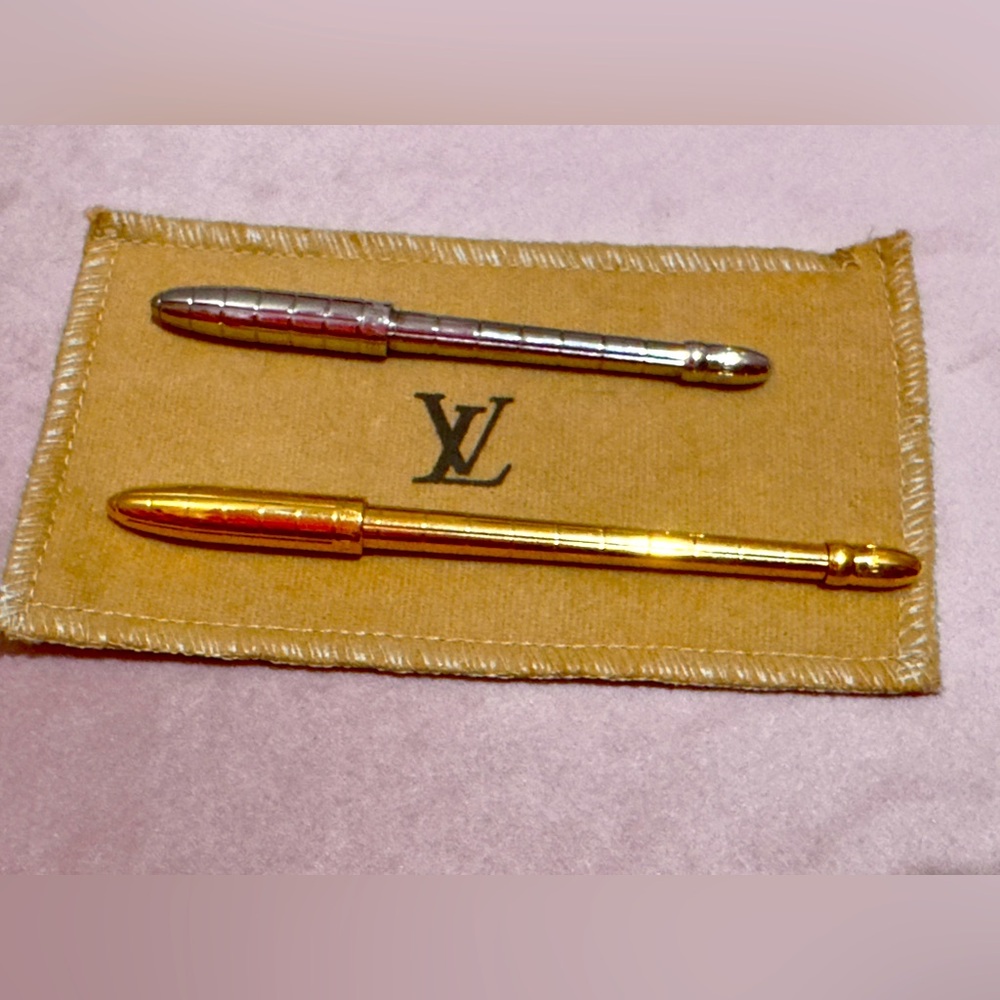 Louis Vuitton Gold or Silver Agenda Pen w Dust Bag